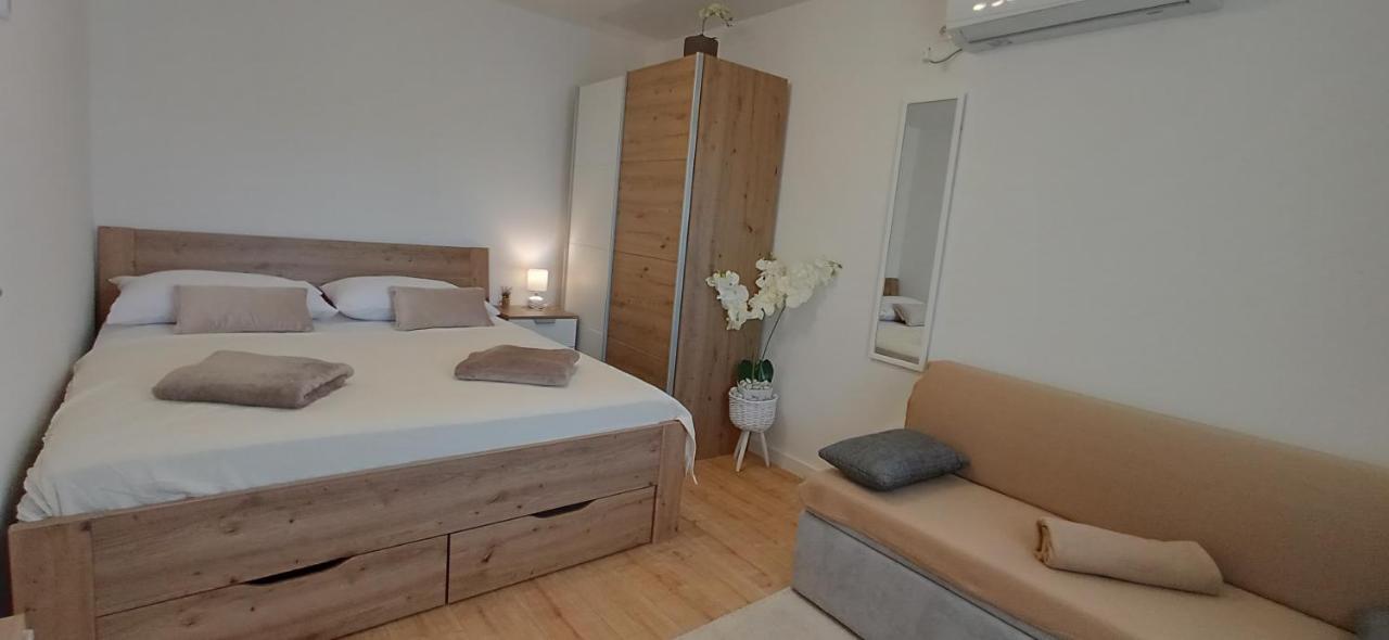 Holiday Home Peran Grebaštica エクステリア 写真