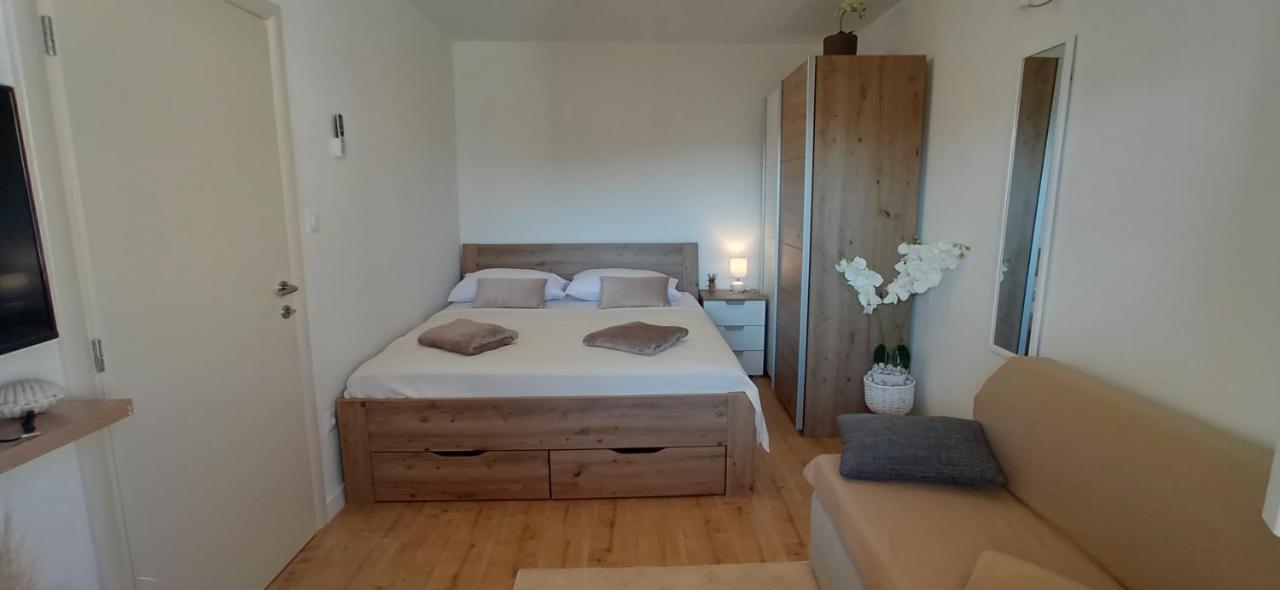 Holiday Home Peran Grebaštica エクステリア 写真